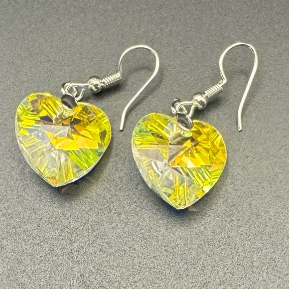 Aurora Borealis Dangle Heart Earrings. Reflective Of Light. Prism Of Colors - Picture 4 of 9